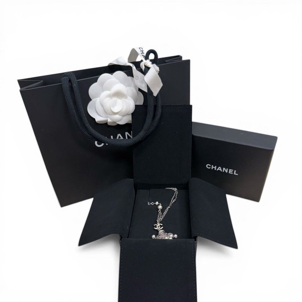 Chanel Tassel Pearl Crystal Necklace Silver – Urban Exchange