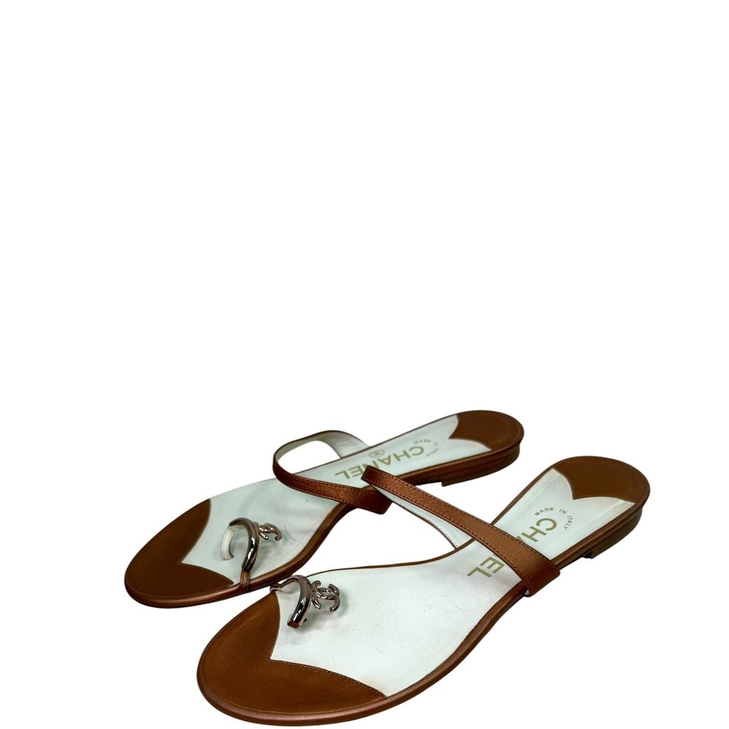 CHANEL サンダル 39 Chanel CC Toe Ring Leather Sandals Brown 39 – Urban Exchange