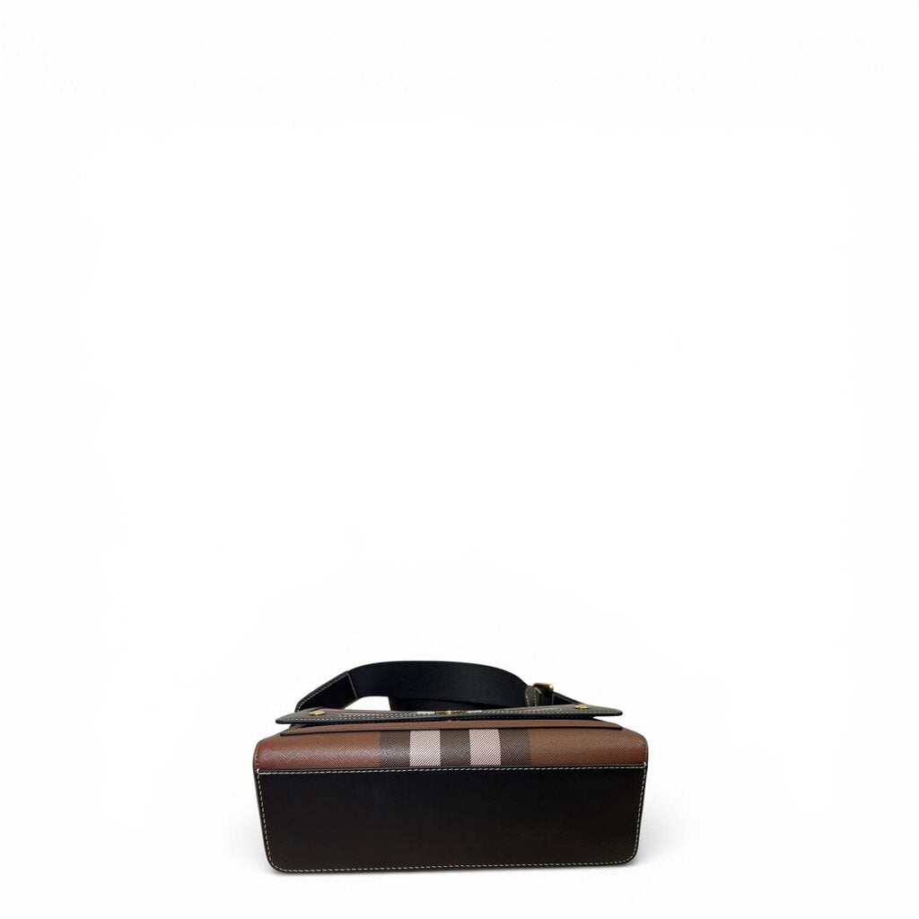 バーバリー Burberry Nova Giant Check E-Canvas Crossbody Bag Dark Birch